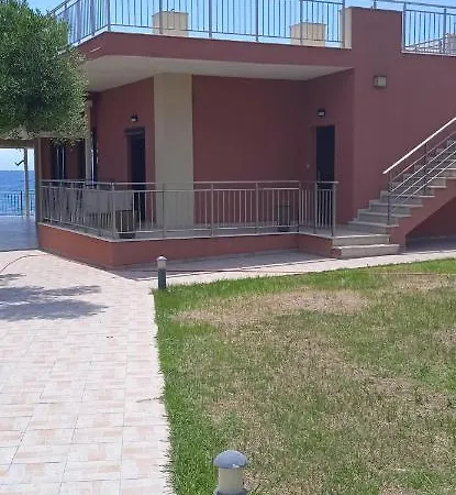 Lemonishouse By The Sea 1 *